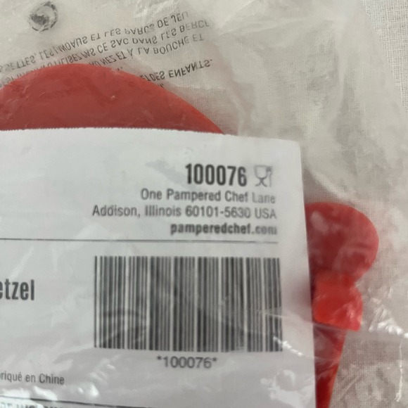 New Pampered Chef Pretzel Form #100076 Retired Discontinued Orange - Picture 2 of 3